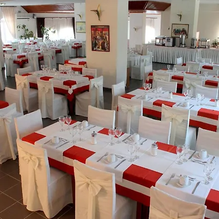Famissi Eden Hotel 4*