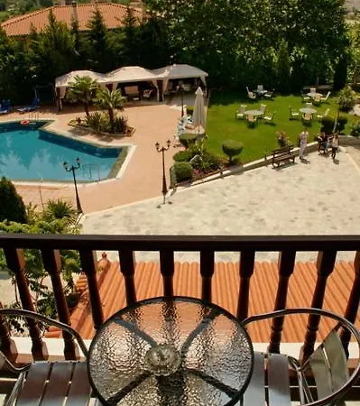 Famissi Eden Hotel 4*