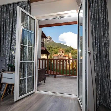 Famissi Eden Hotel